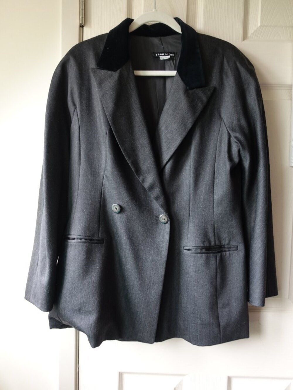 Vintage Wool Black Double-Breasted Blazer with Velvet Collar
